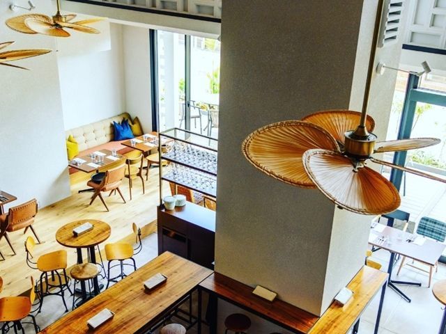 宮古島島内中心部にあるおしゃれなホテルのレストランでの勤務です！