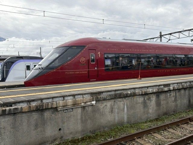 河口湖には様々なコラボ列車が通ります！
あなたの推しキャラも発見できるかも！？