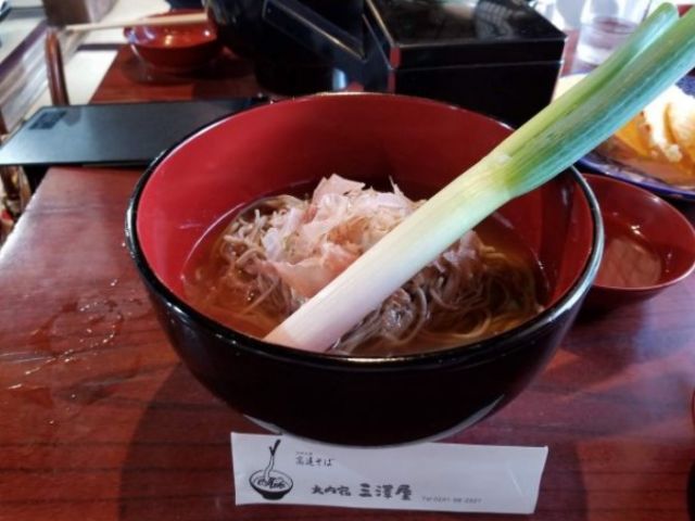 おいしい食べ物もあります！