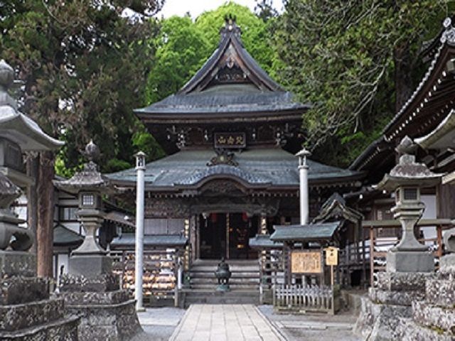 別所温泉は昔ながらの温泉地ですので、
神社やお寺巡りにぴったり！