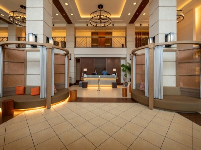 ホテルの顔となるお仕事です！覚えることは多いですが経験を詰めるチャンス♪