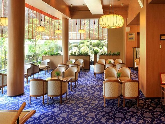 ロビーは広々しており、ホッと一息つけます。