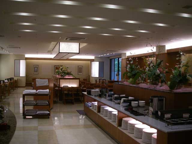 若いスタッフからベテランさんまで、幅広い年齢層のスタッフが勤務しています♪