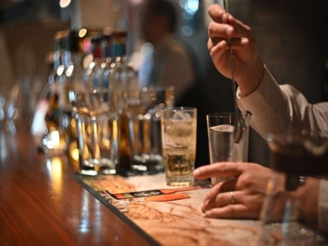 バーテンダーのお仕事です。