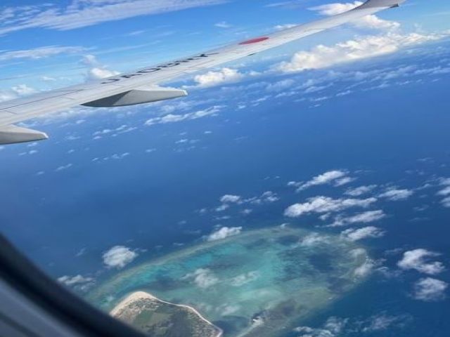 羽田から飛行機で約3時間。航空券も安いシーズンは片道10,000円以下です！