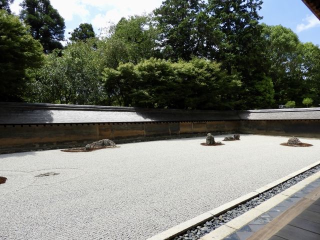 ■石庭で有名な竜安寺も徒歩圏内♪