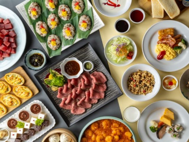 バイキング会場で勤務！
臨機応変に対応ください