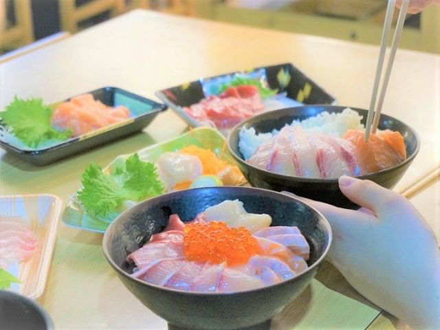 食べ歩き、飲み歩きもオススメ☆