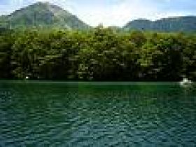 ホテルの目の前を流れる梓川の透明度は心惹かれるものがあります♪