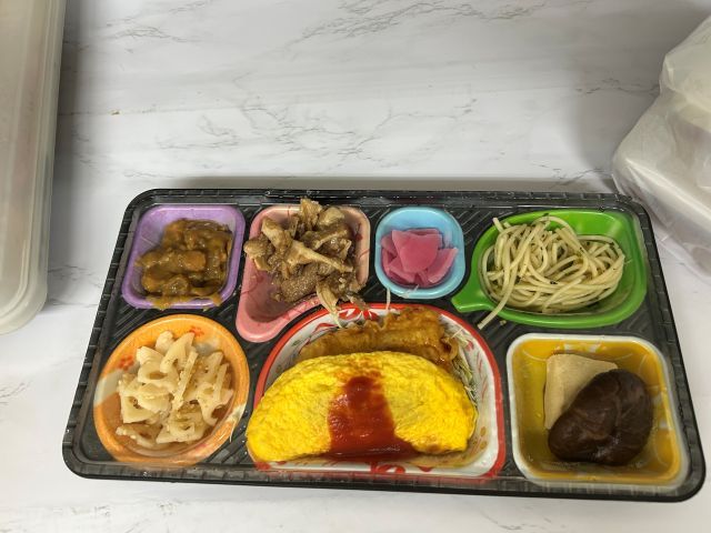 休日含めてお弁当を食べることができます！