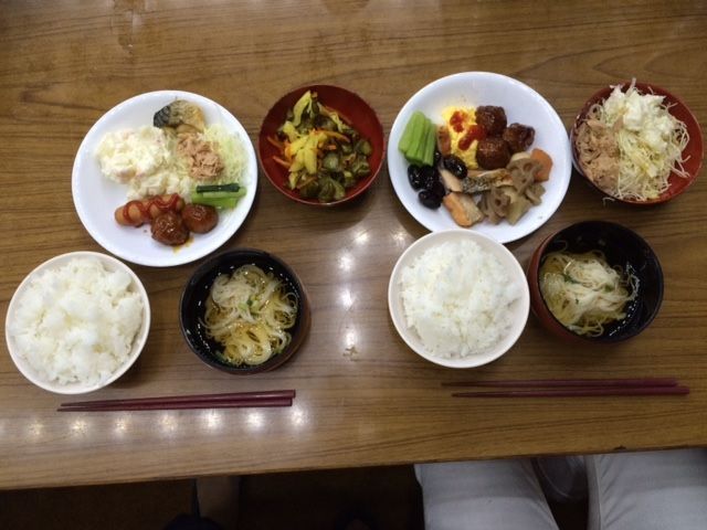 まかないの一例です。ご飯も美味しいですよ♪寮のお部屋も客室にて生活しやすく初リゾバに◎