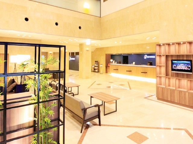 ナイトフロントでのご案内です！
綺麗な職場で勤務しやすいですよ～