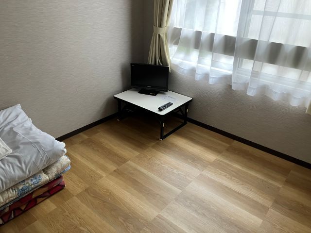 綺麗なフローリングタイプ！
ユニットバス形式のトイレバス付！