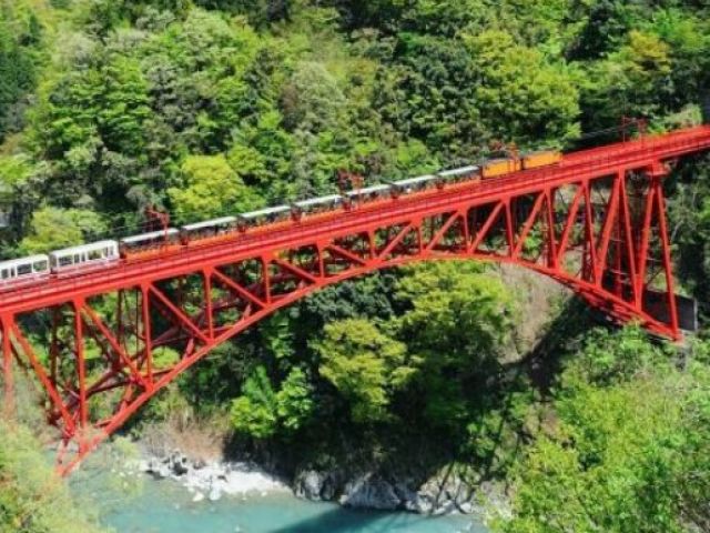 周辺環境もいいだけでなく、観光にもうってつけの場所。石川にも富山にも行きやすい場所です。