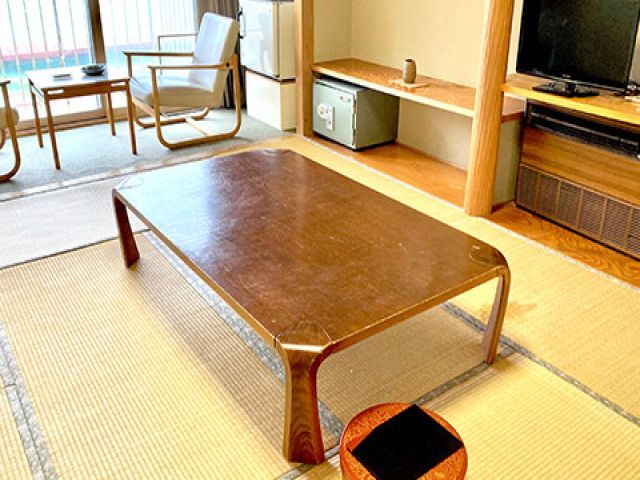 お部屋は和室タイプの元客室利用です！