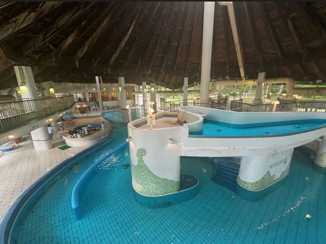 アクティビティが充実した施設での、受付のお仕事です！