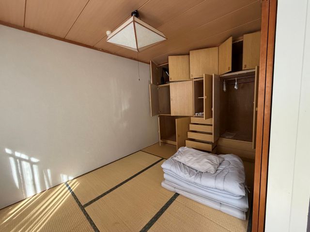 寮は数か所あり、遠いため送迎付き！
カップル・友人同室です