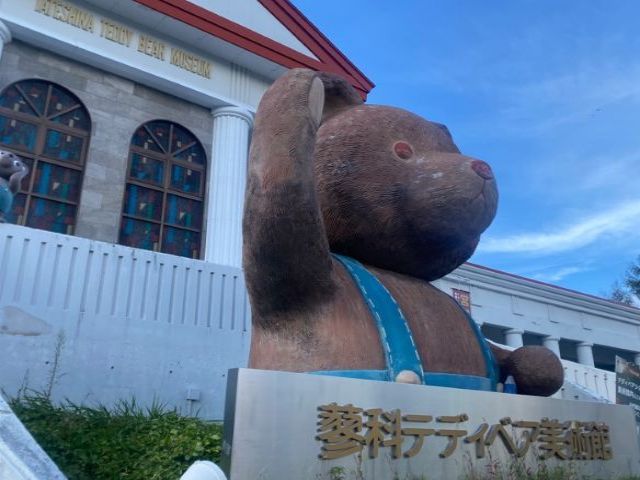 白樺湖周辺には実はテディベアの美術館があるんだとか、、、