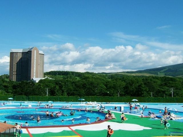 想い出もいっぱい作れちゃう☆
全国からたくさんの仲間が集まる巨大リゾートホテルです！