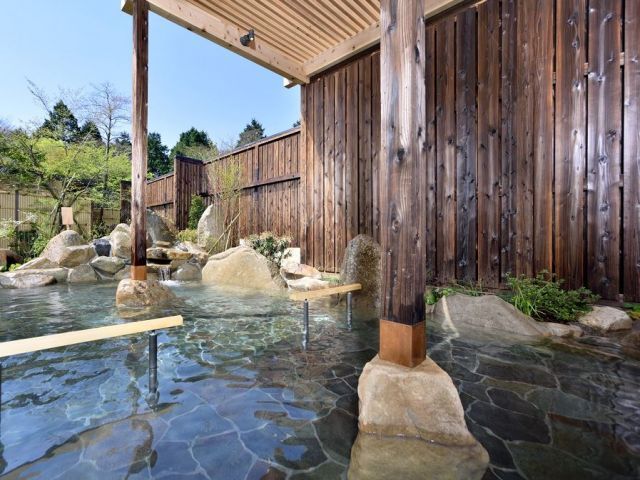 嬉しい館内温泉入浴可☆お仕事の疲れはホテル自慢の大浴場にゆっくりじっくり癒しちゃお♪