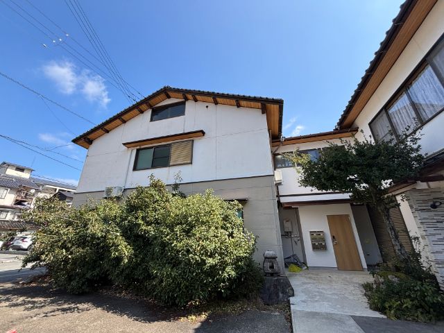 寮①　寝室のみ個室のシェアハウス寮です。リフォーム済のため、水回りも綺麗です。