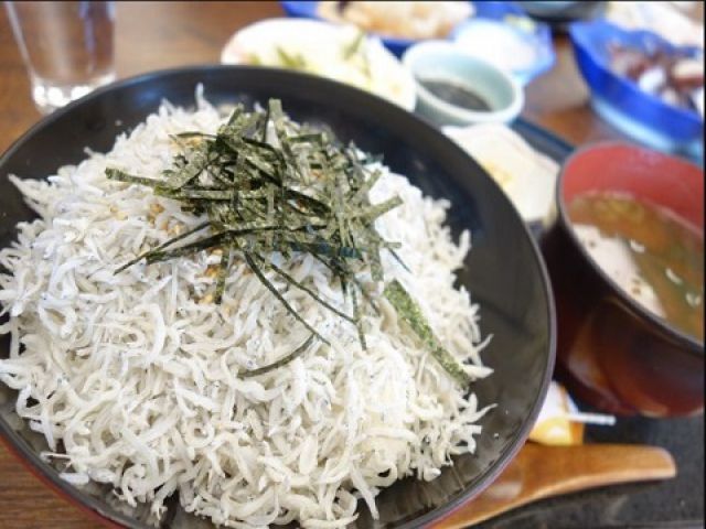 シラスが美味しいご飯屋さんもあります!!
愛知観光ついでにお手伝いください♪