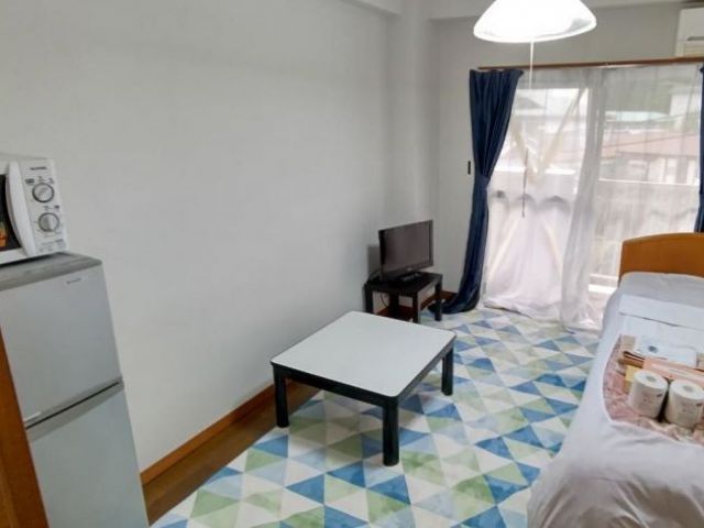 トイレ・風呂付の従業員寮です★