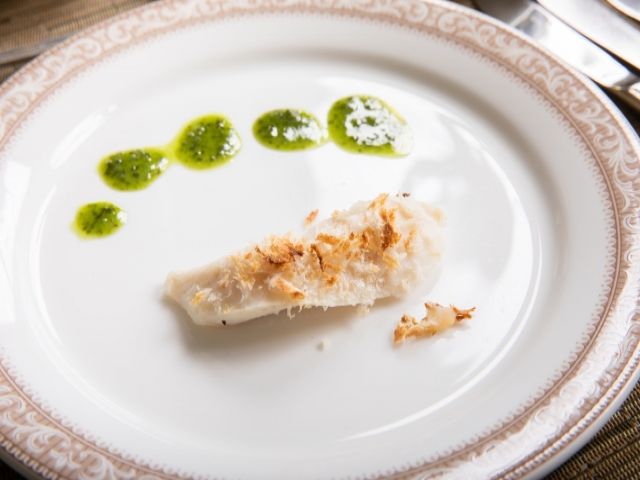 フレンチのフルコースの提供