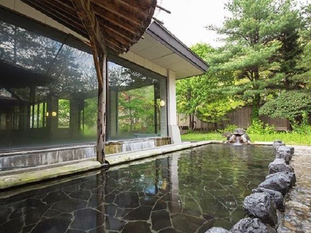 温泉も入れます！源泉はアルカリ泉で美肌の湯とも言われています♪