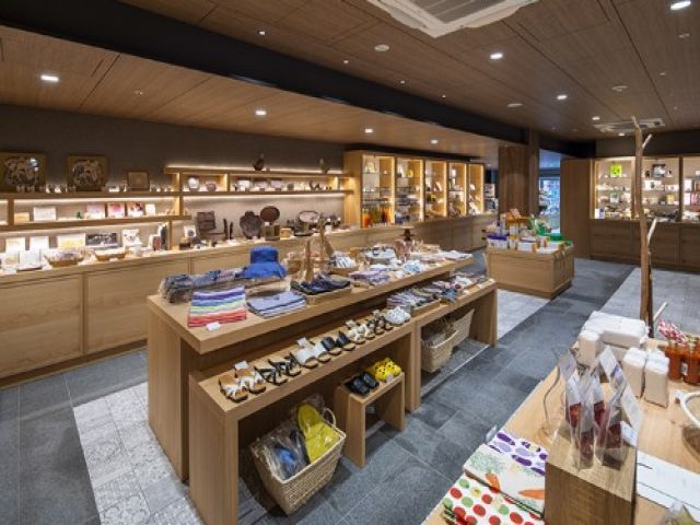 ホテル売店の雰囲気です