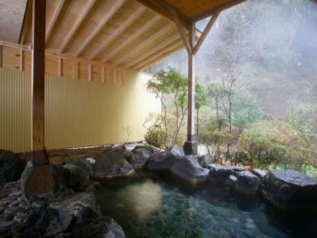 旅館の温泉はスタッフさん利用可能です！！！1日の疲れも一瞬で癒せそうですね♪