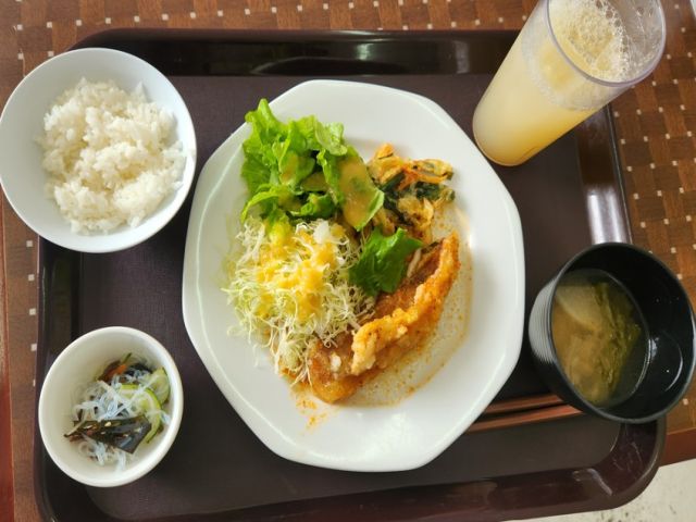 1食250円で賄いもございます！！
ご飯お変わり自由でコーヒーやソフトドリンク飲み放題！！