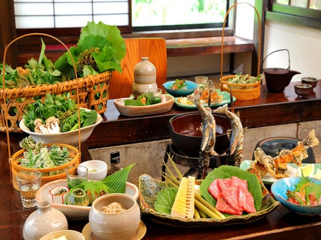 経験を活かしてしっかり稼ぐ!!
小規模古民家お宿の調理業務です♪