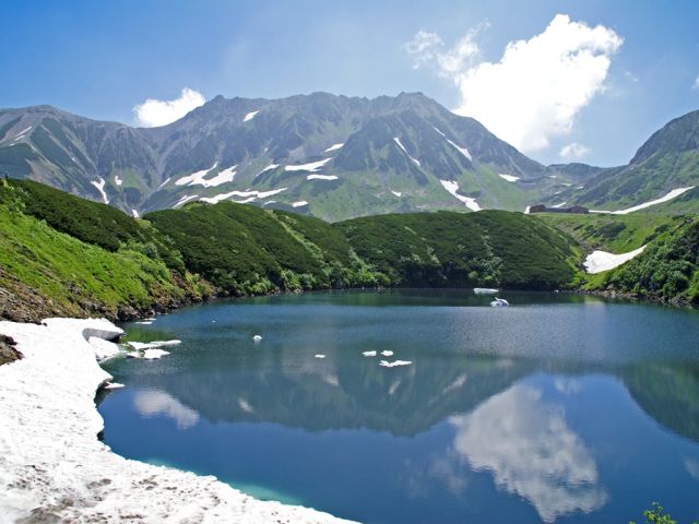 アルペンルートを利用した立山黒部間の景色は圧巻の一言…
休日は是非遊びに行って下さい！