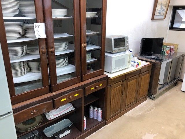 休憩スペースに電子レンジや冷蔵庫があります