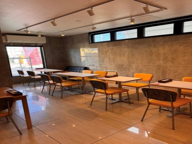 昨年末にオープンしたての焼肉＆カフェが楽しめるお店です♪