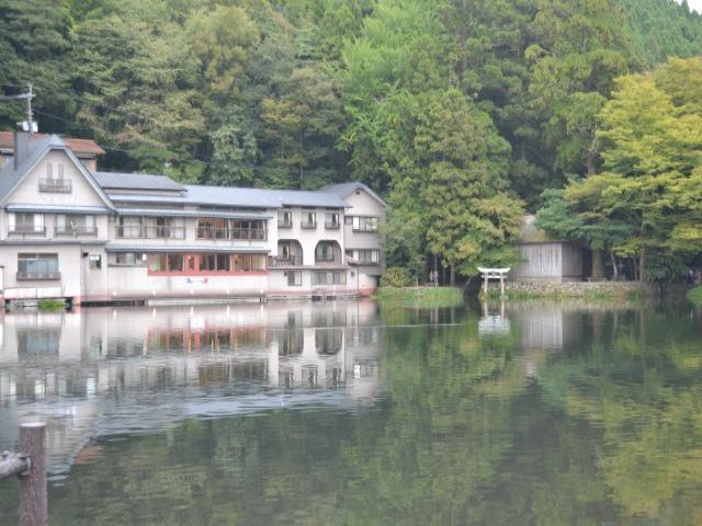 由布岳の雄大な自然に抱かれた、心癒やされる洗練された温泉地です！