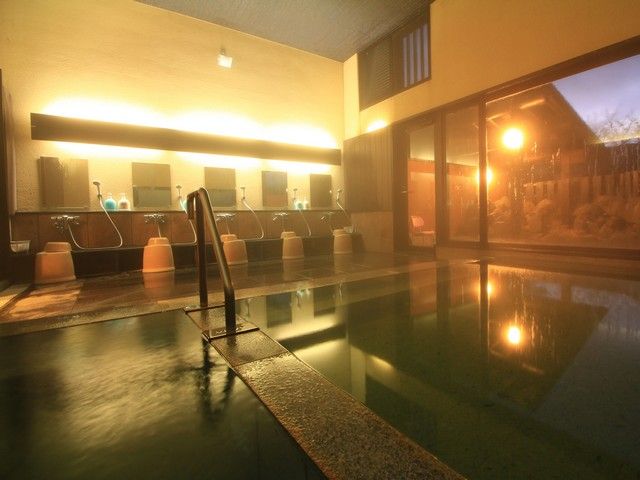 肌あたりも優しく湯冷めしにくい「源泉かけ流し」の温泉を毎日お楽しみください