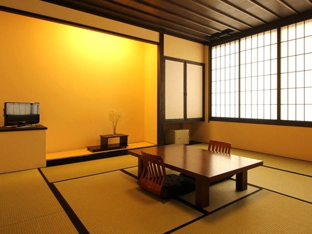 寮は何と！館内の客室をご利用いただきます