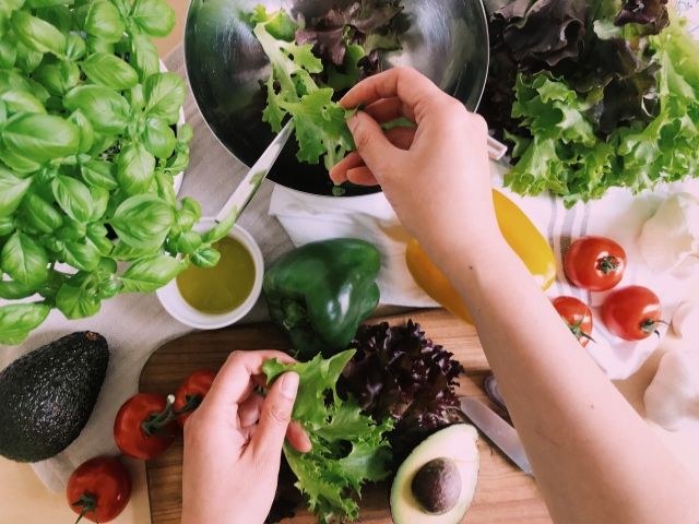 フランス料理の調理補助！