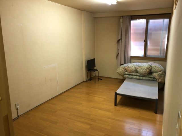 シンプルな個室寮