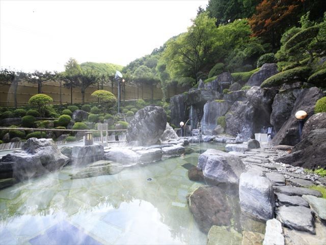温泉も入れます♪
露天風呂で星空を見ながら是非！