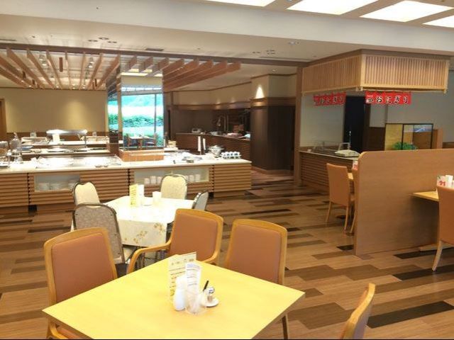 派遣先内のバイキング会場のお写真です