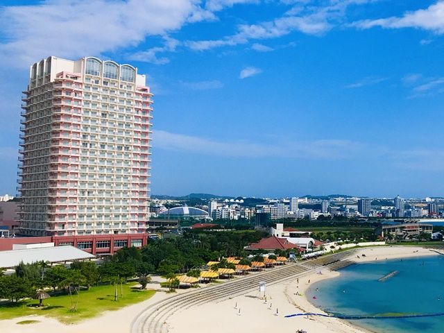 さながらカルフォルニア★沖縄本島の西海岸の街、北谷（ちゃたん）にあるリゾートホテルです！