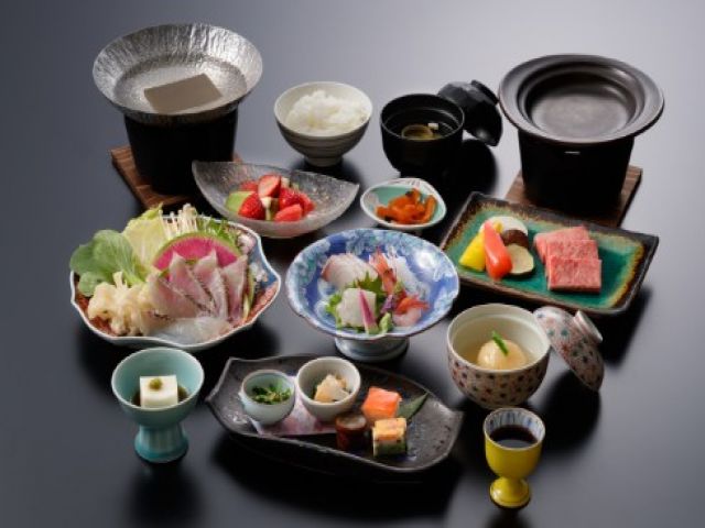 ～和懐石料理を調理～
包丁や揚げ物場などお任せ