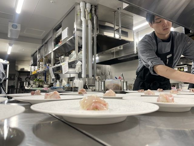 仕事風景です！清潔感のあるキッチン♪