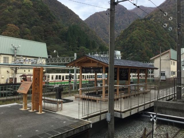 人気の宇奈月温泉のお仕事です
コンビニも徒歩圏内にあり、過ごしやすい職場ですよ