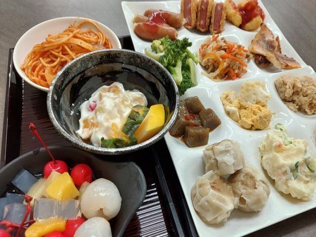 【食事情報】
とある日のお食事です！バイキングのお食事を楽しめます☆