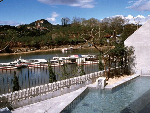 ホテルの目の前には木曽川が広がります！！