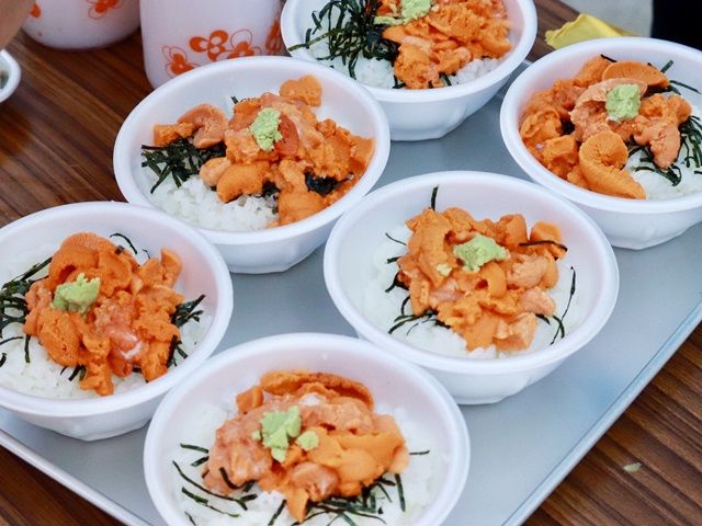 6月はウニの季節！離島ならではの味覚を味わってくださいね！